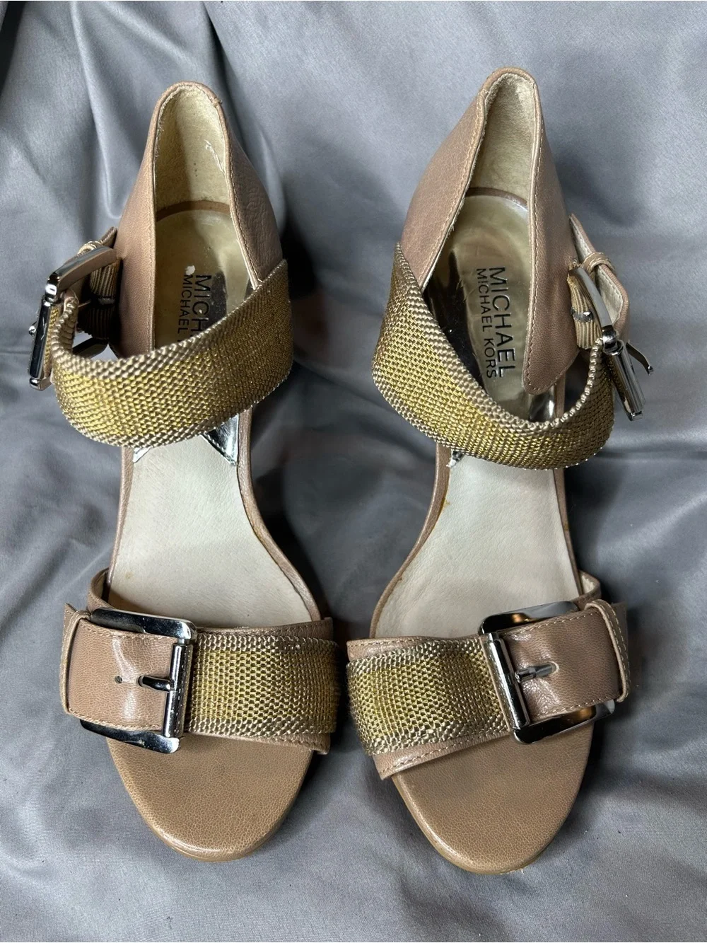 Michael Kors Faith Sandals Size 8.5 Taupe Leather and Metallic Gold Mesh Design